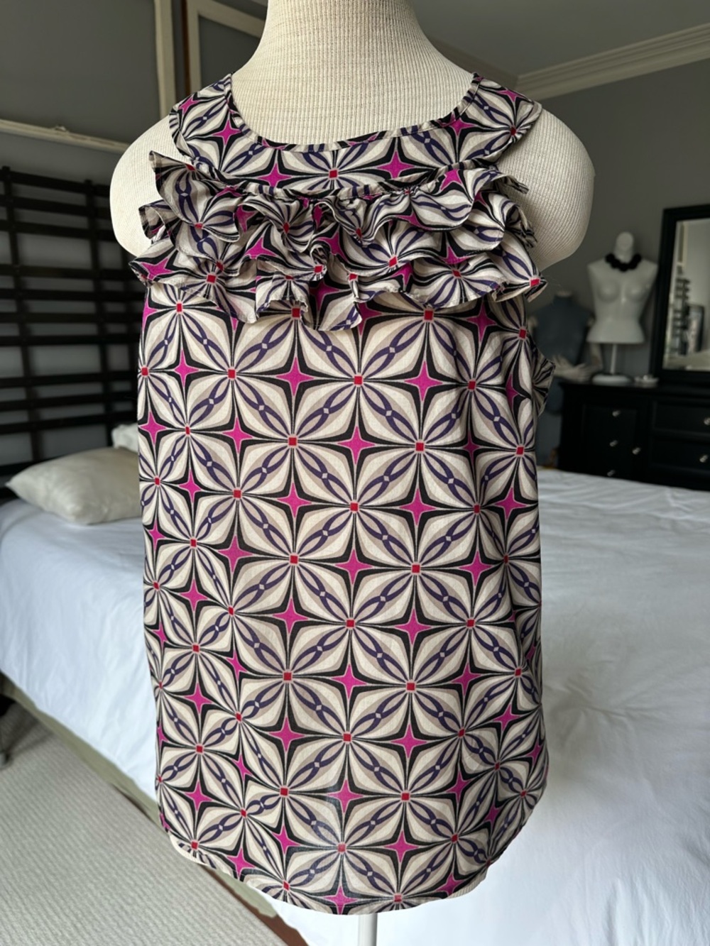 Ann Taylor geometric cotton top, size 12